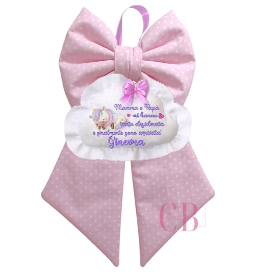 Fiocco nascita rosa con cuori bianchi e unicorno.
